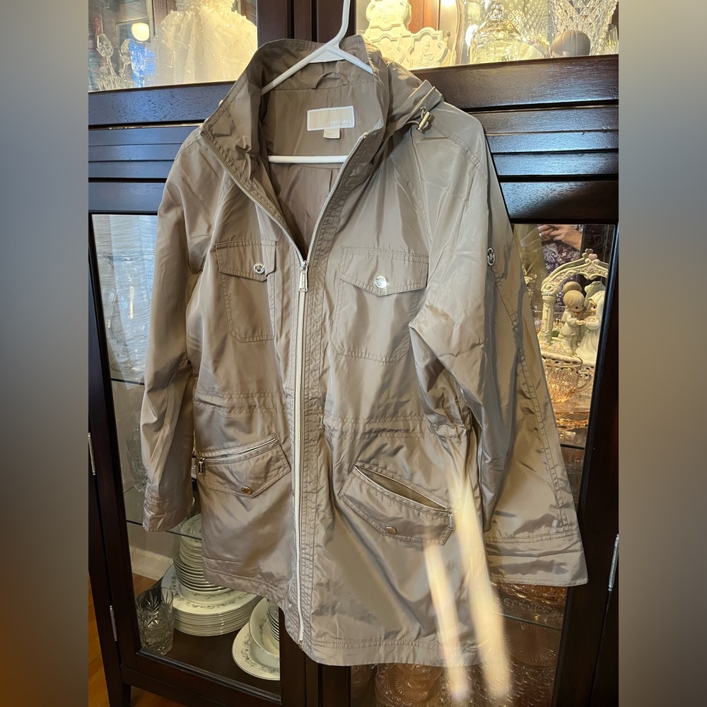 Michael Kors excellent used condition zipper rain jacket